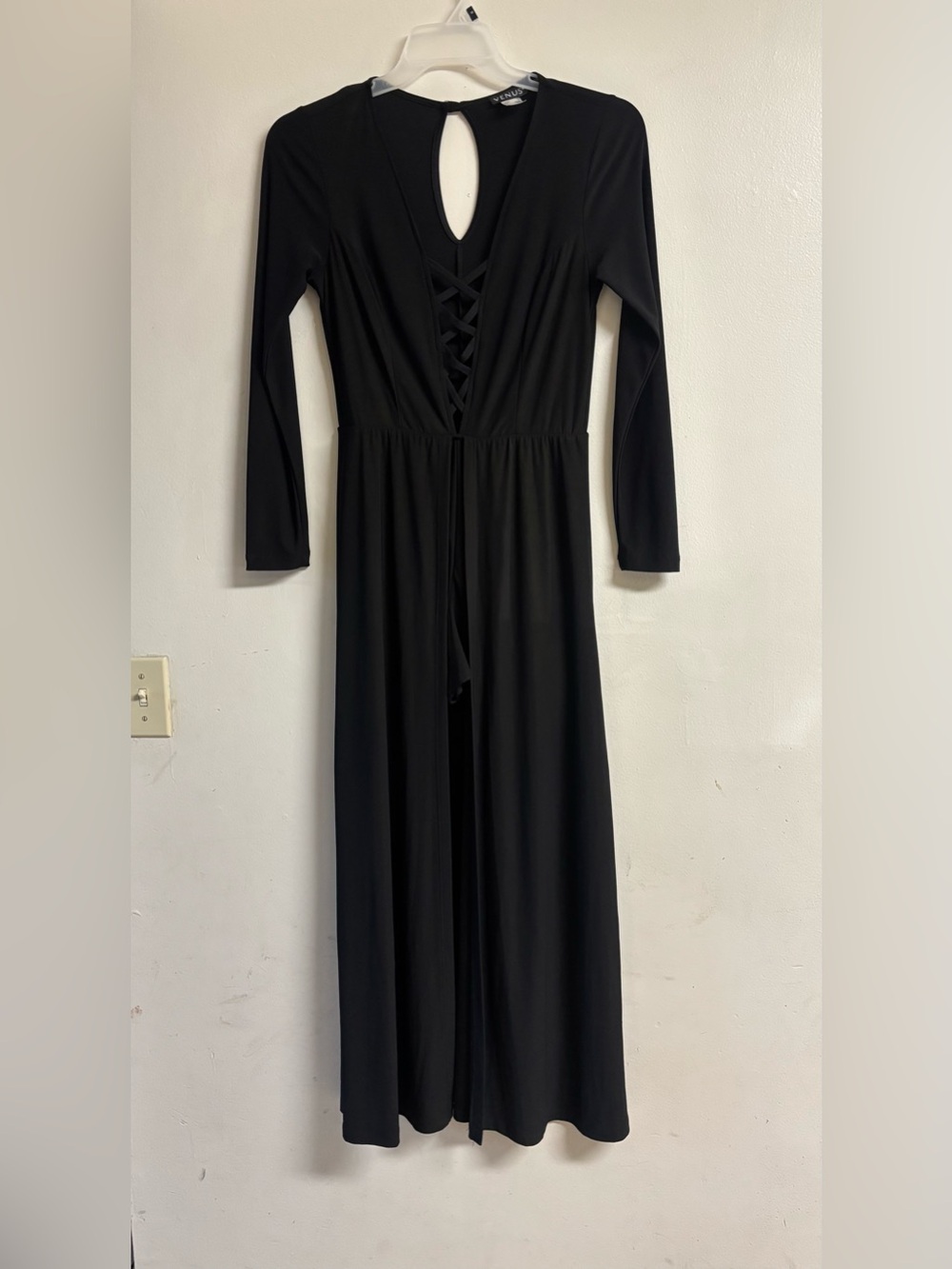 VENUS Black Long Sleeve Lace-Up Midi Dress